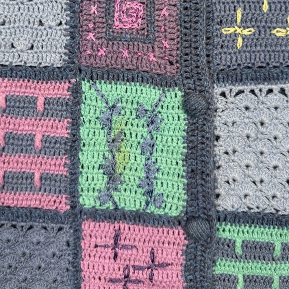 Vintage Crochet Patchwork Sweater Vest Cottagecore Granny Square Boho - Picture 6 of 7